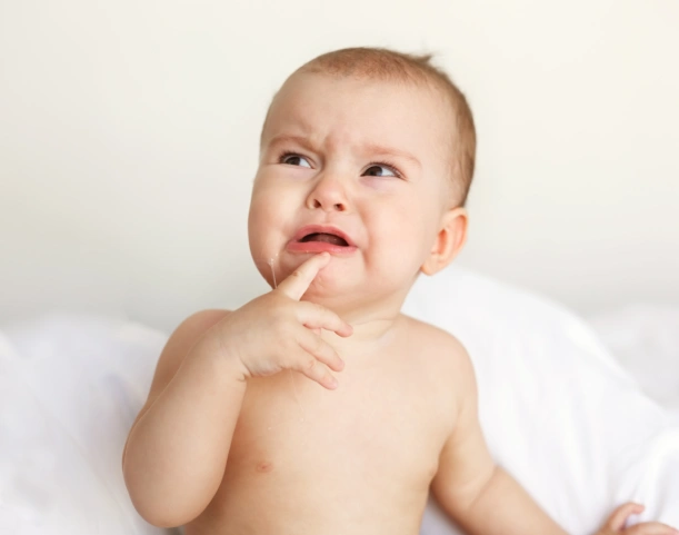 Bebeklerde Boğaz Enfeksiyonu Neden Olur? Nasıl Geçer?